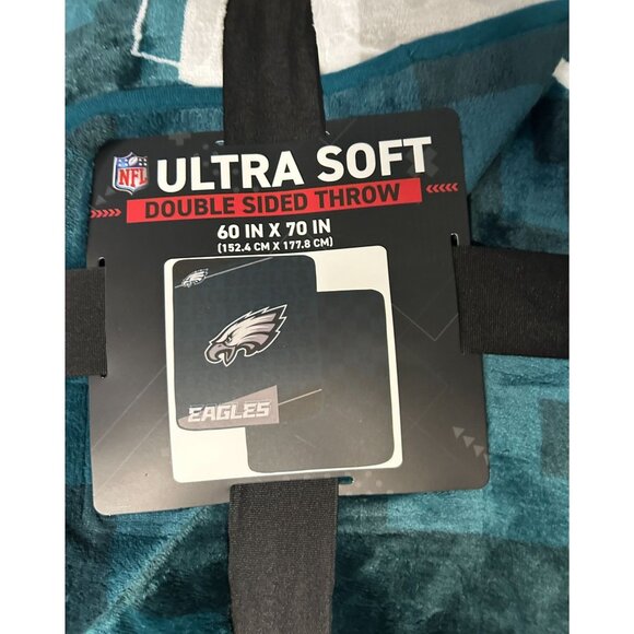 NEW WITH TAGS Pegasus Philadelphia Eagles 60" X 70" Double-Sided Blanket - Picture 3 of 5